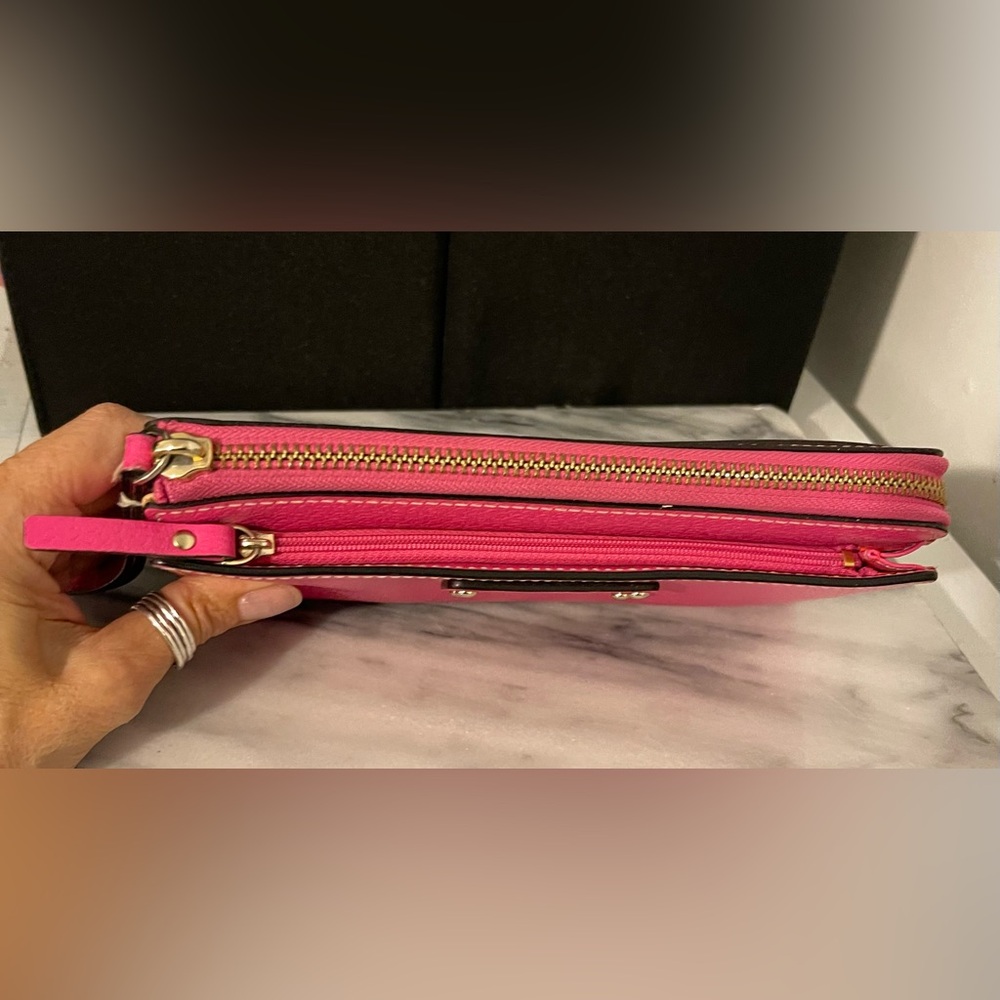 Kate Spade Leather Wristlet Wallet Layton
Wellesley Bright Hot Pink EUC - Picture 7 of 8